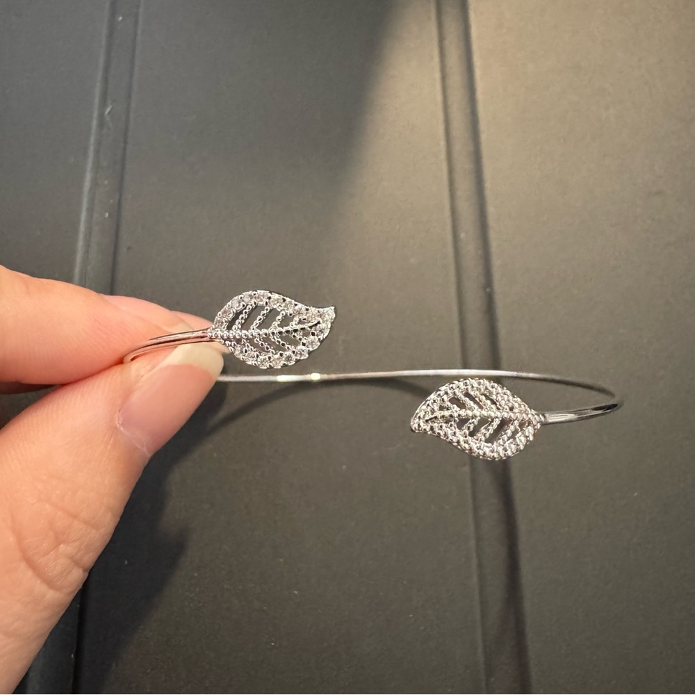 Leaf Bangle Bracelet